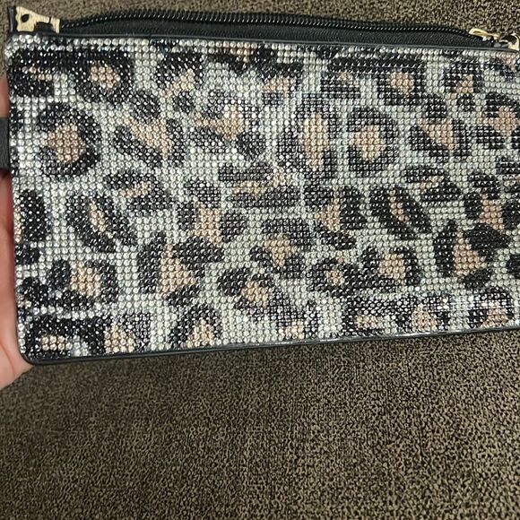 NEW Adorable Leopard print wristlet embellished with gorgeous rhinestones - Picture 6 of 7
